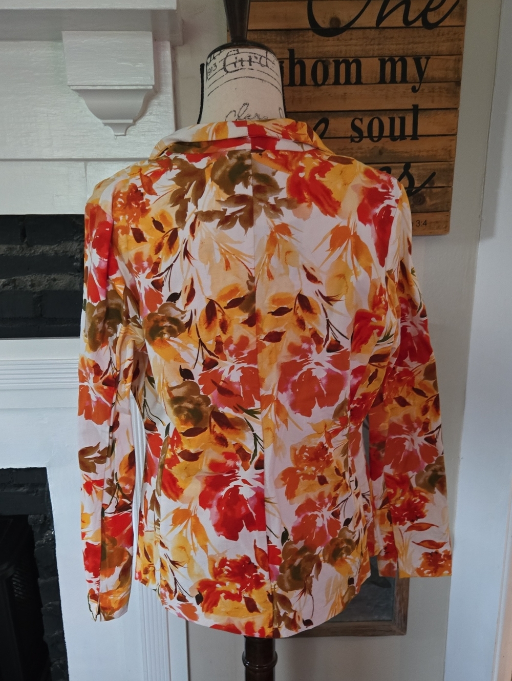 Peck & Peck White Blazer with Red, Orange & Gold Floral Print - Picture 5 of 8